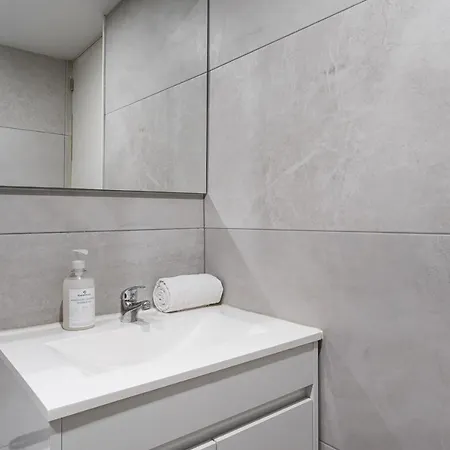 Guestready - The Little House In * Porto